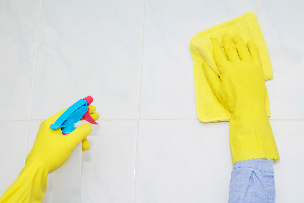 Reinigen mit Ammoniakwasser