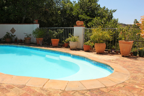 Pool im mediterranem Stil