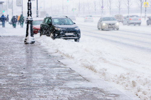 Vier Gründe, warum Sie im Winter streuen sollten