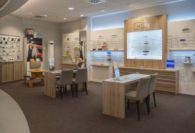 Optique Hoss Ingeldorf — photo 2 miniature