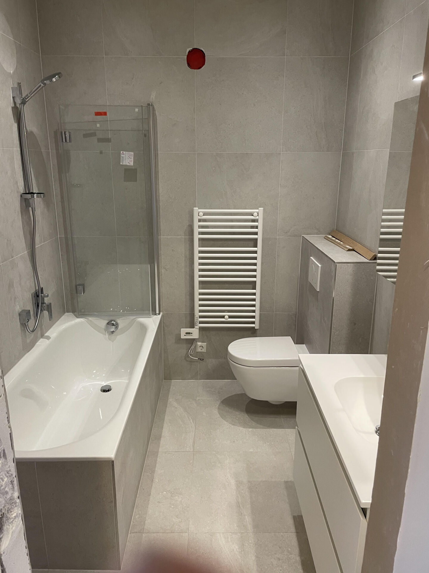 Salle de bain, Sanitaires & Plomberie par Seialux à Scheidgen, réalisation 3