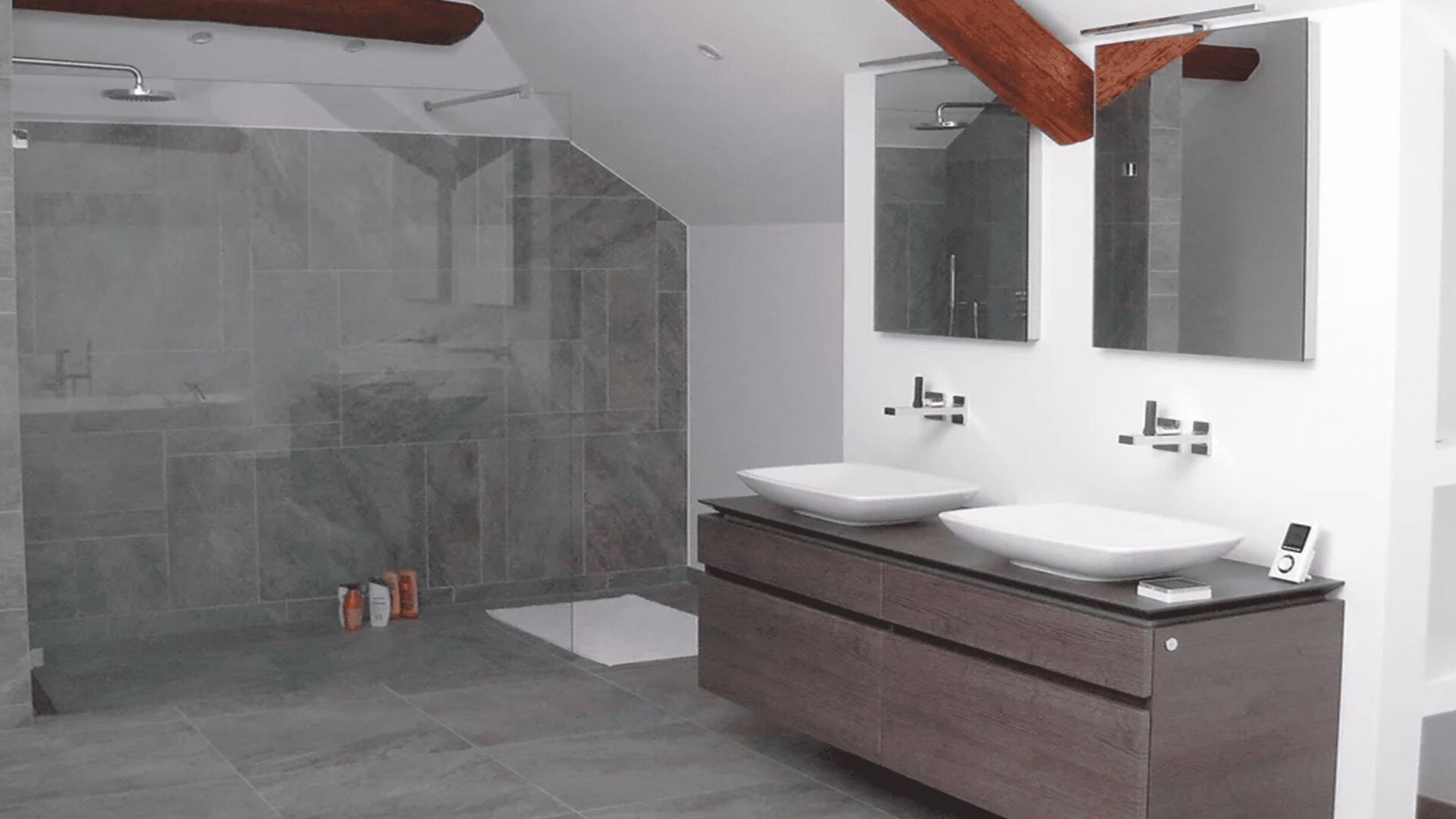 Salle de bain, Sanitaires & Plomberie par JDA Lux à Tétange, réalisation 7