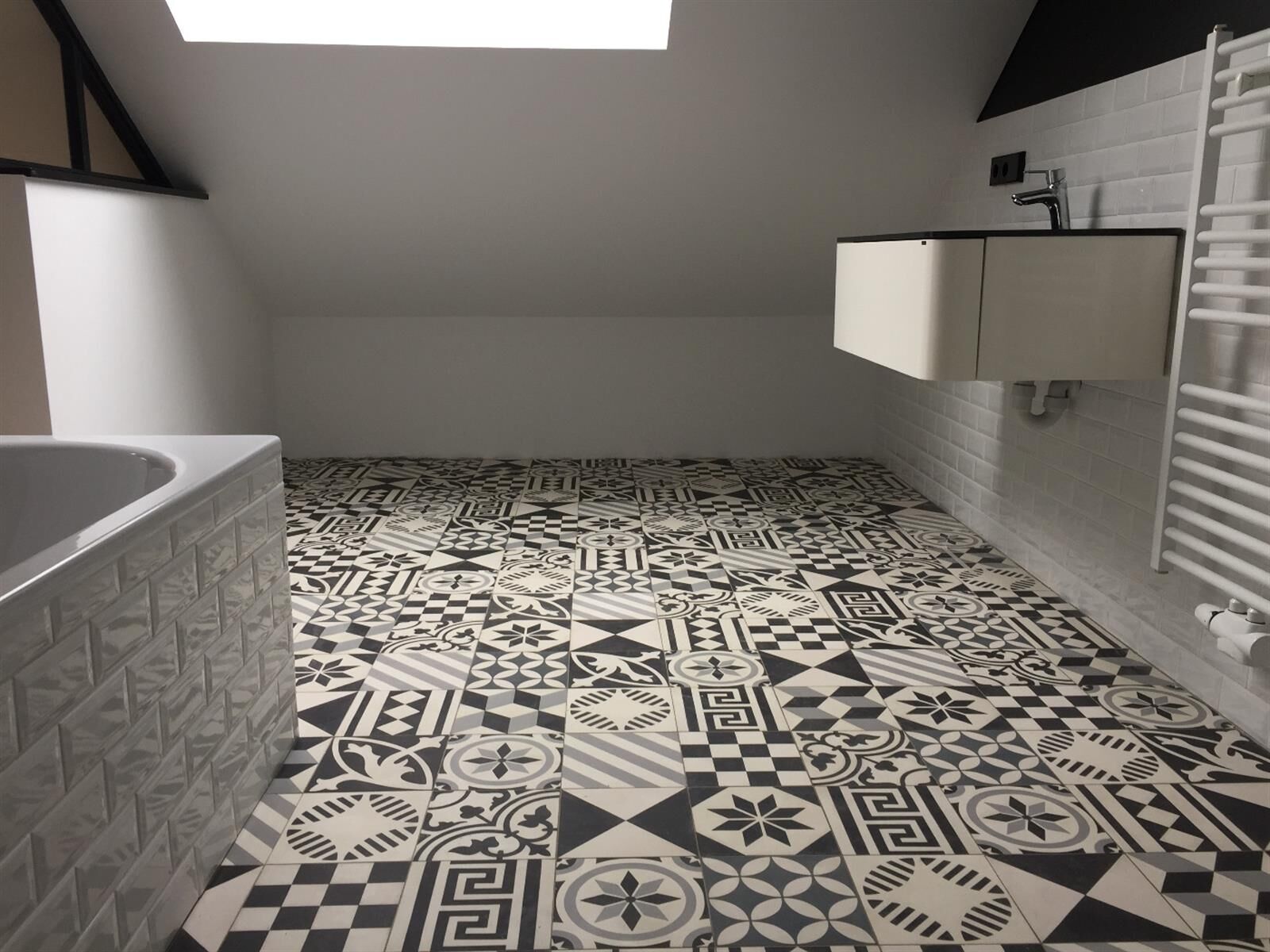 Salle de bain, Sanitaires & Plomberie par L'art du Bain à Stadtbredimus, réalisation 8