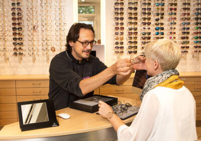 Optique Milbert — photo 2 miniature