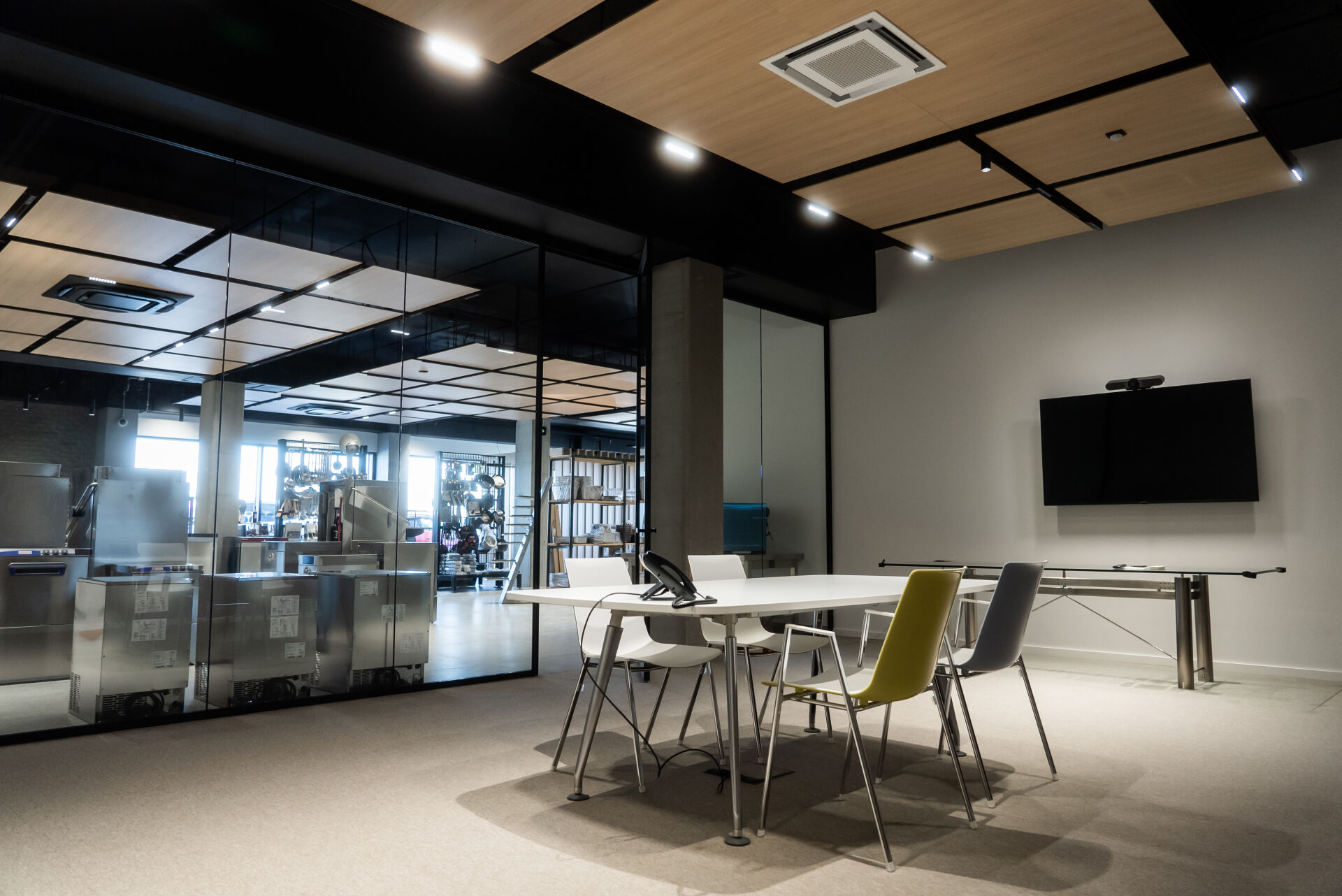 Weyland Kitchen & Cooling Solutions — Foto 15