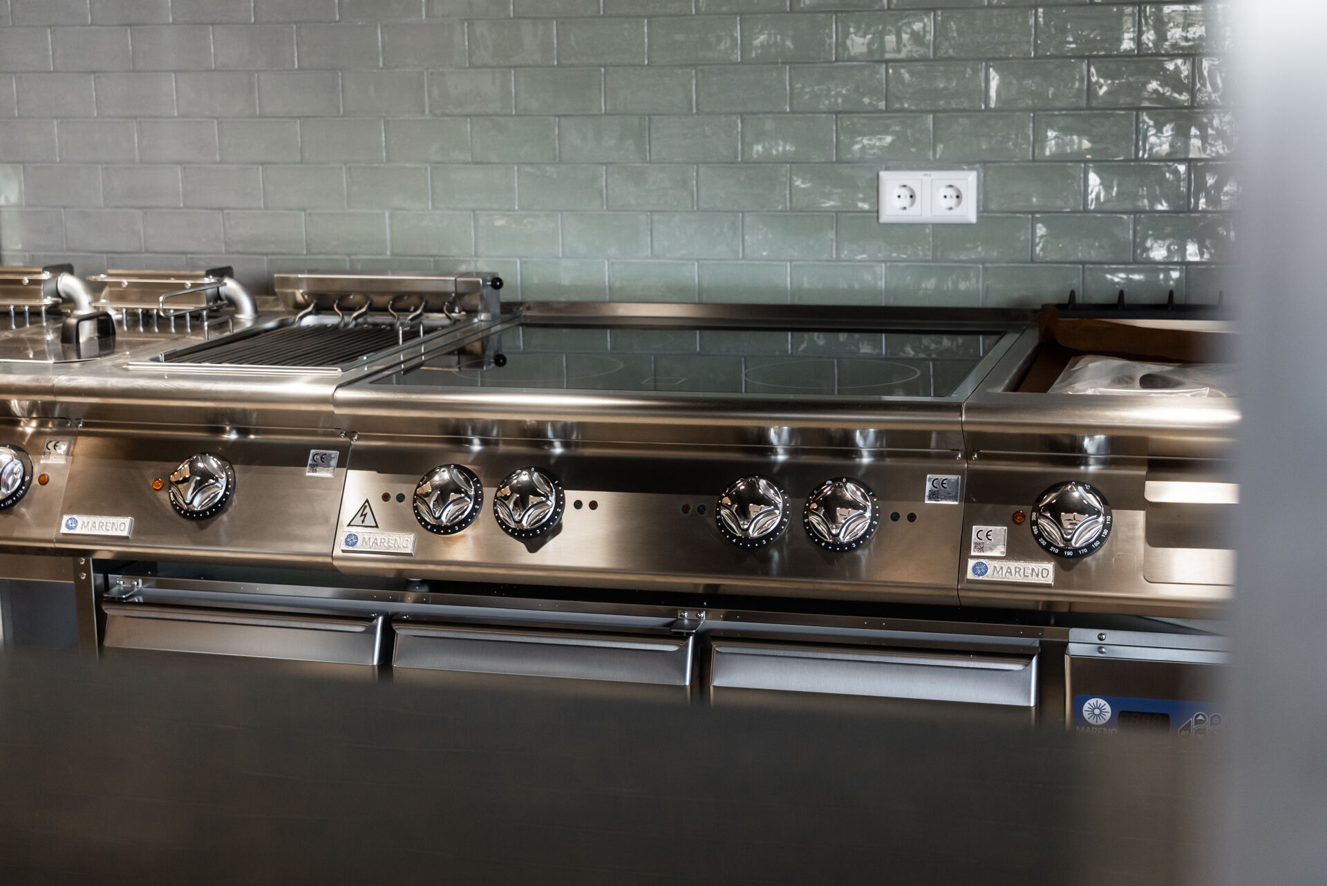 Weyland Kitchen & Cooling Solutions — Foto 11