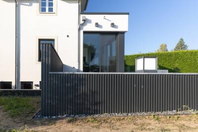 Metal Cladding & Large Window in Leudelange — photo 3 miniature