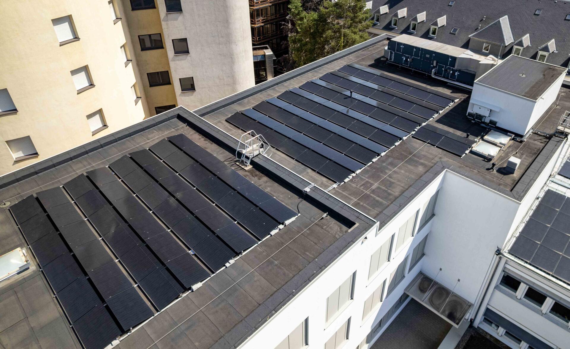 Pose de panneaux photovoltaïques à Esch-sur-Alzette — photo 5