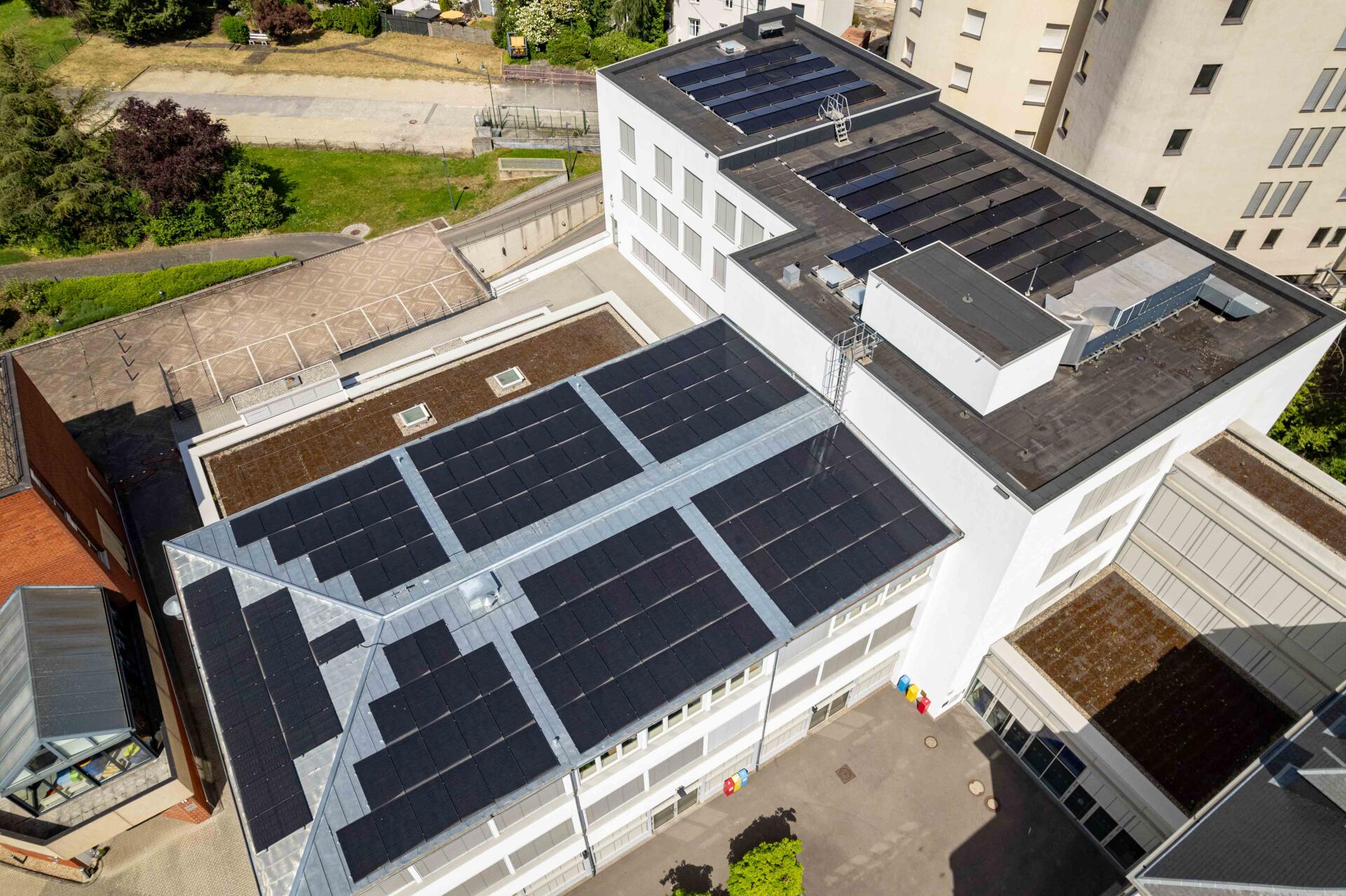 Installation von Photovoltaikanlagen in Esch-sur-Alzette — Foto 2
