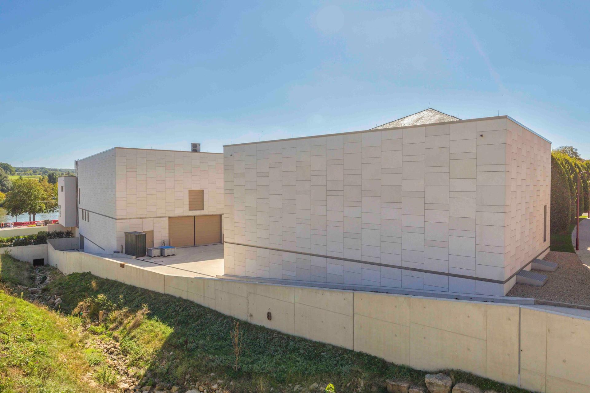 Façade en pierre naturelle à Luxembourg